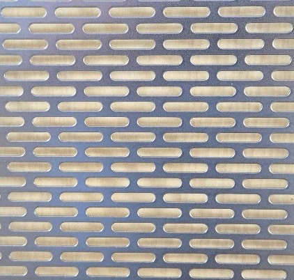 Cross Slot pattern screen for screen seed cleaners